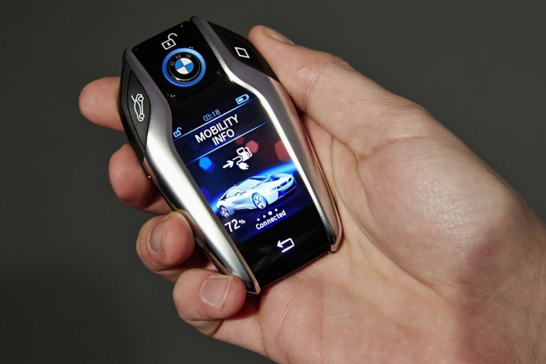 7-BMW-i8-Futuristic-Car-Key-Most-Expensive-Car-Keys-Image-Source-autoevolution.com_